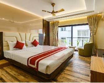Hotel Daltin - Digha - Bedroom