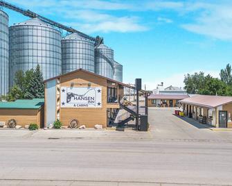 Hansen Inn & Cabins, Room, Double Queen, Second Floor, No Smoking, No Pets - Wall - Building