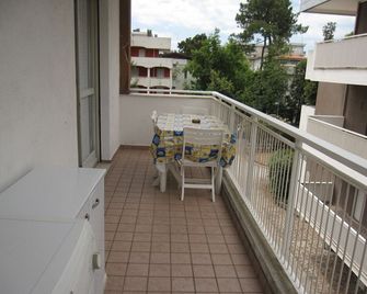 Modern flat at Grado Pineda - Grado - Balkon