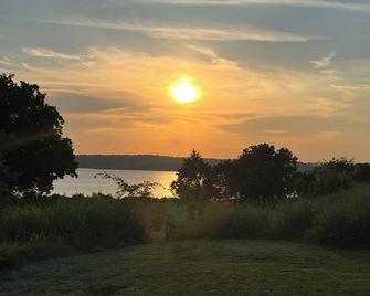 Oolagah Lake - Adorable 2 story Cabin - Claremore - Buiten zicht