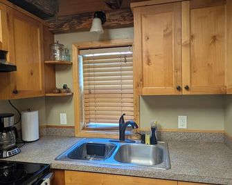 Cozy, Trailer friendly Cabin in St Anthony ID - Saint Anthony - Cocina