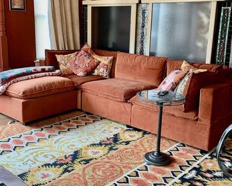 The Artist's Loft 123 s Washington -walk to interstate park - Saint Croix Falls - Sala de estar