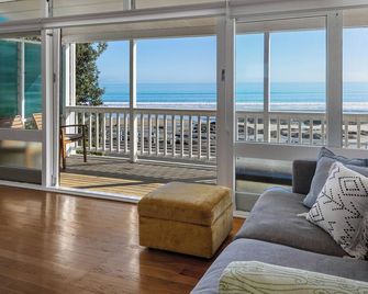 Te Hu - Ahipara Beachfront Bach - Ahipara - Balcón