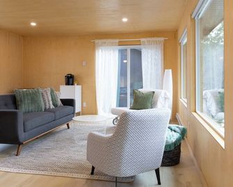 River`s Edge Retreat - Clearwater - Huiskamer