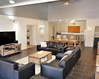 2 Trout Place - Exmouth - Obývací pokoj