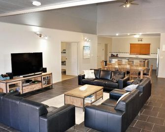2 Trout Place - Exmouth - Wohnzimmer