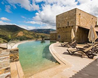 Vila Gale Douro Vineyards - Armamar - Pool