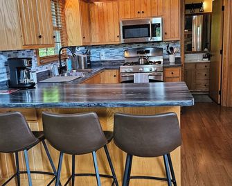 Springhaven Oasis Cabin - Newcomerstown - Cocina