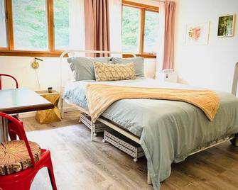 Catskills, The Bohemian Dream - Shandaken