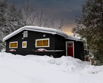 Serene, breathtaking waterfront views in Muskoka, half an hour from Algonquin! - Huntsville - Building