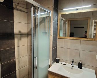 Studio cosy centre ville - Besançon - Bathroom