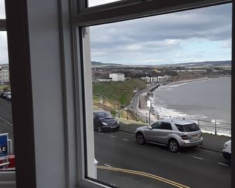 Phoenix Court - Scarborough - Balkón