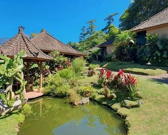 Strawberry Hill Hotel & Restaurant - Baturiti - Extérieur