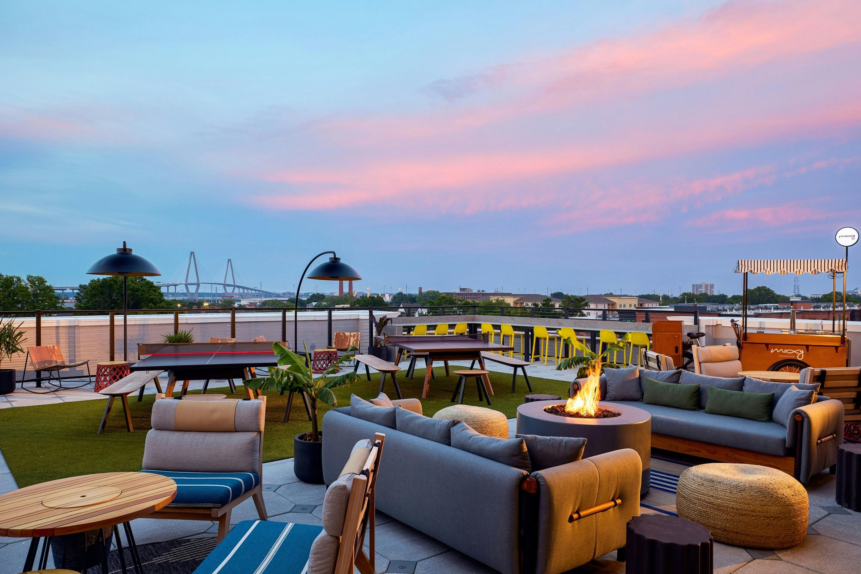 موكسي تشارليستون داون تاون - تشارلستون (ساوث كارولاينا) - بار