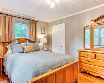 3 Mi to Dtwn! Forest City Haven with Furnished Patio - Forest City