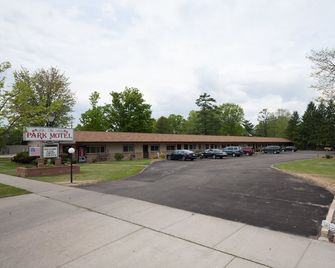 Park Motel - Marshfield - Building