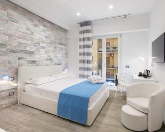 Vhome - Sorrento - Bedroom