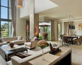Luxury Apartment At Ayana Residences - South Kuta - Sala de estar