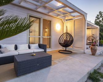 Just be - Piraino - Patio