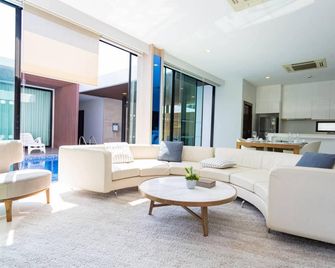 Movenpick Pool Villas And Wsb Residence X Gsg - Jomtien - Вітальня