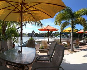 Manatee Bay Inn - Near Fishing Pier Fort Myers Beach - Fort Myers Beach - Patio