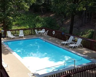 Ozarka Lodge - Eureka Springs - Pool