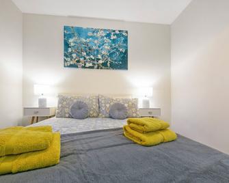 Castle Terrace - Grampian Lettings Ltd - Aberdeen - Bedroom