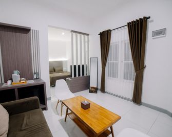Rumah Manis Butik Hotel - Sukabumi - Huiskamer