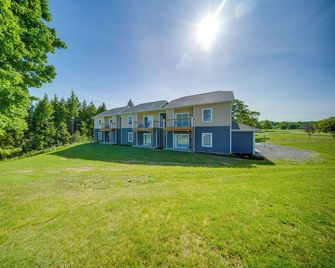 4 Mi to Lake Erie: Condo in Golf Community - Erie - Edificio