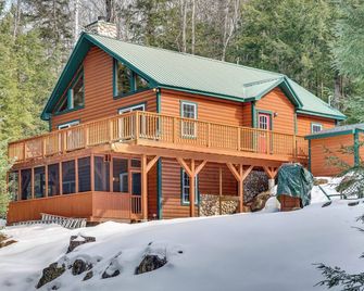 Tranquil Thornton Cabin Deck, Views and Game Room! - Thornton - Edificio