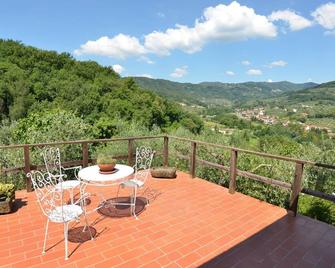 Vacation Home in Nievole with 2 bedrooms sleeps 4 - Pieve a Nievole - Balkon