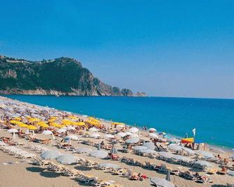 Sultan Sipahi Resort Hotel - Alanya - Strand