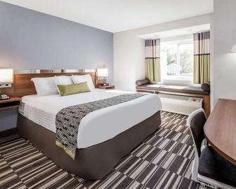 Microtel Inn & Suites by Wyndham Victor/Rochester - Victor - Schlafzimmer