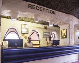Caribbea Bay Resort - Kariba - Front desk