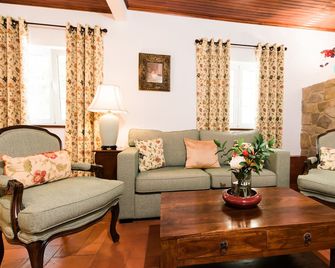 Quinta Verde Sintra - Sintra - Living room
