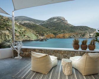 Blue Sand Boutique Hotel And Suites - Agkali - Balcony