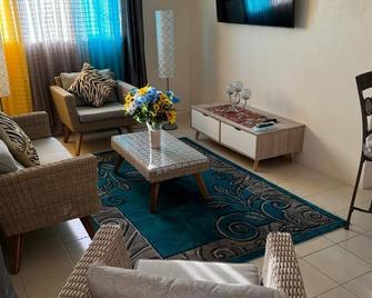 Queen Anne's Apartments - Nassau