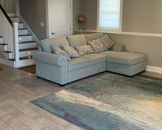 Private beach access in beautiful Seabrook Beach Village. - Seabrook - Living room