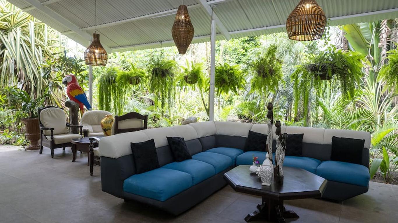 Hotel Tortuguero Beachfront