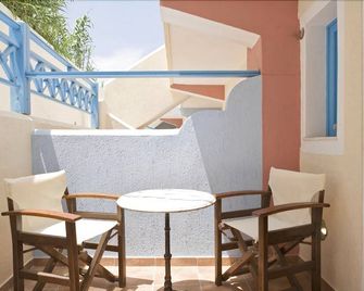 Blue Diamond Bay - Perissa - Balcony