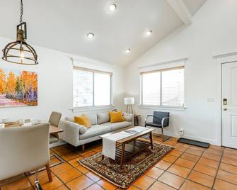 Holladay secluded boarding house - Holladay - Sala de estar