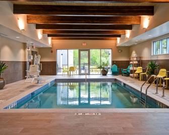 Home2 Suites by Hilton Walpole Foxboro - Walpole - Zwembad