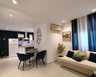 Lovely 1-Bed Apartment in lac1 Tunis - Tunis - Wohnzimmer