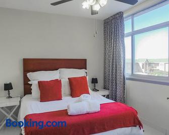 Shangri La Apartment 208 & 803 - Amanzimtoti - Bedroom
