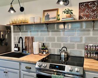 Lakeside cabin near Itasca, Heartland bike trail, ATV trails, golf courses - Park Rapids - Kitchen