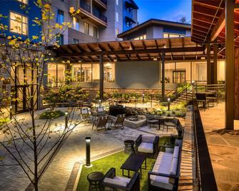 Embassy Suites by Hilton Gatlinburg Resort - Gatlinburg - Patio
