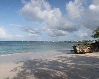 Ocean Path Villas in beautiful Barbados - A Must See Property - Oistins - Beach