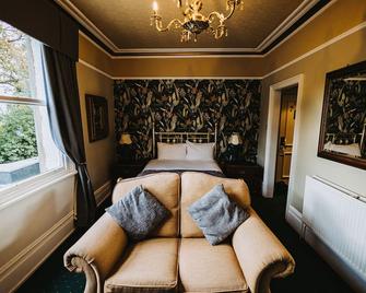 Brook Hall Hotel - Ellesmere Port - Bedroom