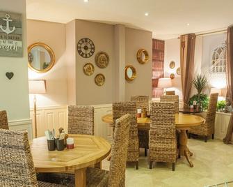 ذا بيلجريف هوتل تينبي - تنبي - غرفة طعام