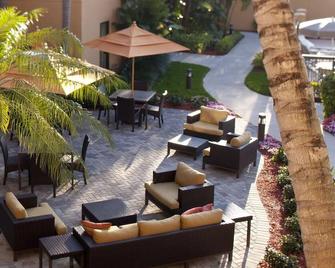 Relaxation and Fun in the Sun! Pet-Friendly, Explore the Local Area, Pool! - Boca Raton - Innenhof
